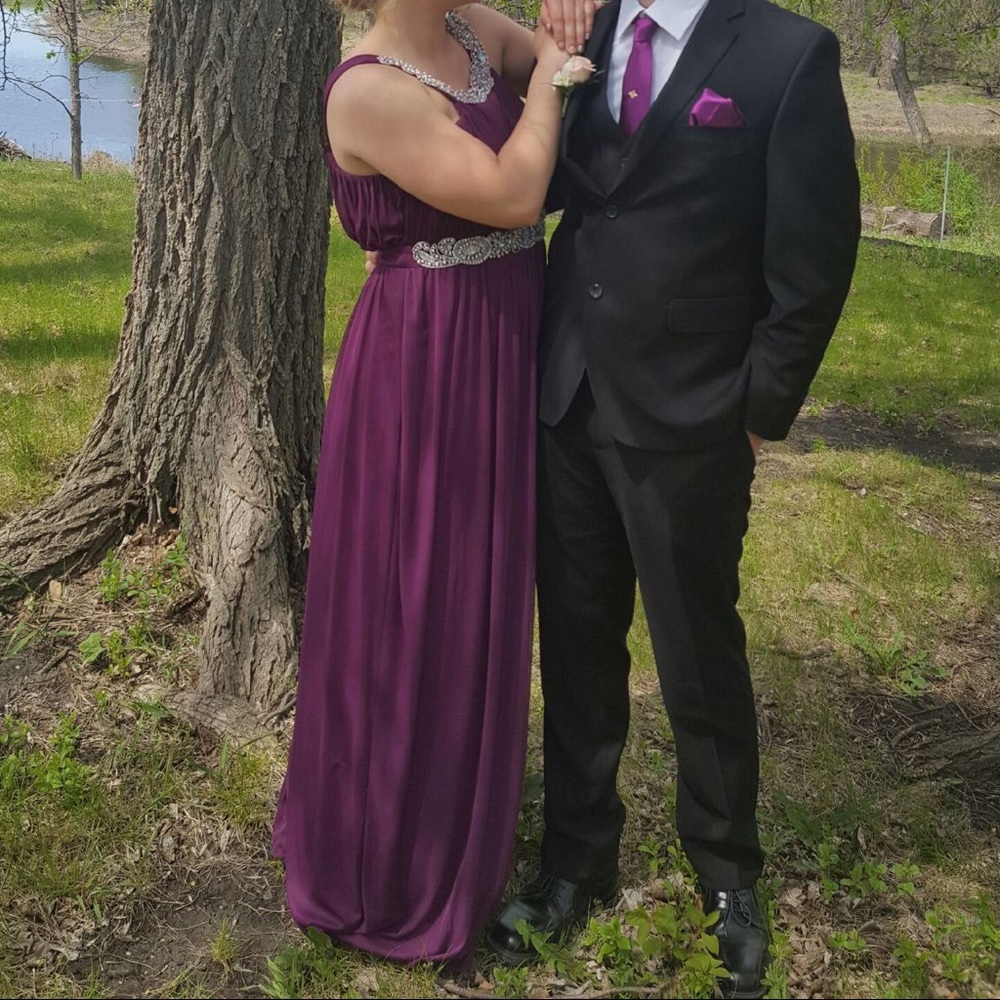 Wine colored prom dress (size 14/15)